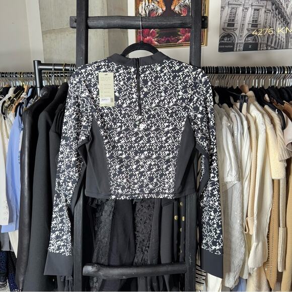 Sweaty Betty Power Zip Back Long Sleeve Crop Top Black Mini Geo Build Print - Picture 5 of 11